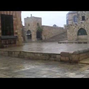 بالفيديو : أمطار الخير تهطل على المسجد الأقصى في أيار