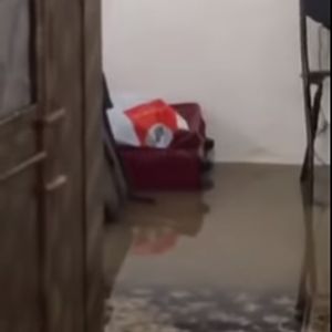 مياه الأمطار تغمر عددًا من المنازل في أجزاء من الفجيرة