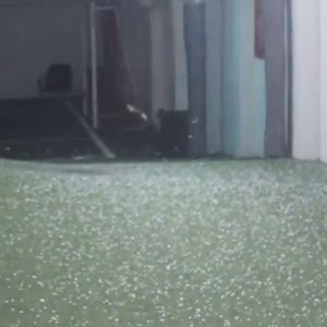 زخات من البرد على مكة المكرمة