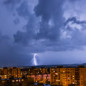 تايم لابس رائع يرصد أعنف العواصف الرعدية في سلوفاكيا 