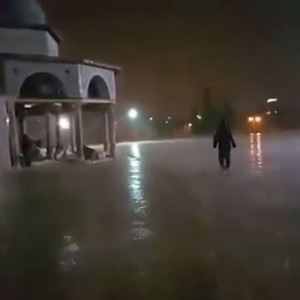 أمطار غزيرة في ساحات الحرم القدسي 