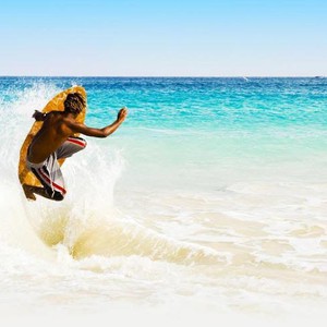 أين يمكنك السفر لمناطق دافئة خلال شهر ديسمبر؟