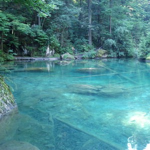 بالفيديو : شاهد جمال الطبيعة الخلابة في بحيرة "الدموع" !