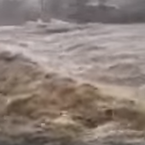 سيول جارفة تجتاج أجزاء من إمارة الفجيرة 