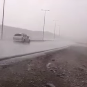 أمطار صيفية نادرة على غرب الرياض وتوقعات باستمرارها