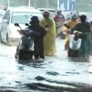 بالفيديو : فيضانات في بعض مناطق تايوان بعد 180 مم من المطر هطلت صباح الاثنين 