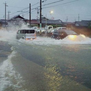 بالفيديو : وصول العاصفة الاستوائية هالونغ الى جنوب غرب اليابان 