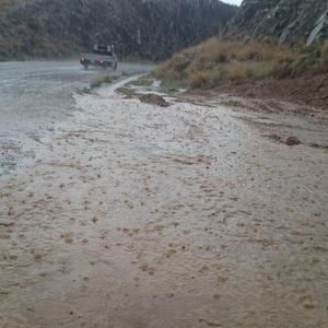 بالصور: أمطار غزيرة وبَرَد على جنوب الطائف عصر أمس الأحد 