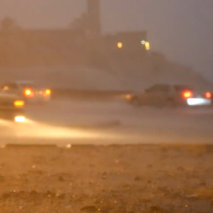 بالفيديو : أمطار غزيرة مصحوبة بالعواصف الرعدية على جبال كرا 