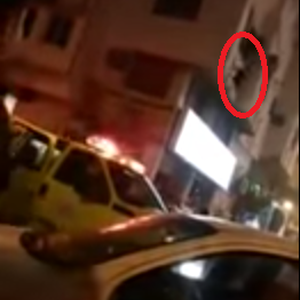 أم تلقي بأطفالها من الطابق الثاني للنجاة من حريق منزلهم في السعودية