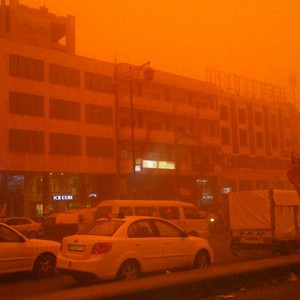 بالصور : عاصفة رملية عنيفة ضربت السويداء مساء الأحد ، والموجة الحارة مستمرة 