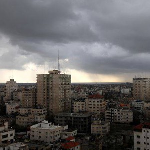 بالفيديو : شوارع غزة حولتها العاصفة الى أنهار والزوارق باتت وسيلة التنقل !