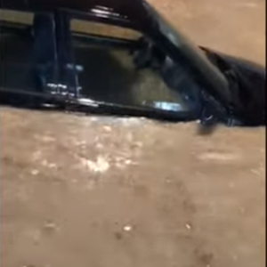 بالفيديو | مشاهد من غرق بعض مناطق العاصمة عمان قبل قليل جراء كثافة الامطار