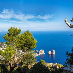 السياحة في كابري إيطاليا.. ما أجملكِ من جزيرة