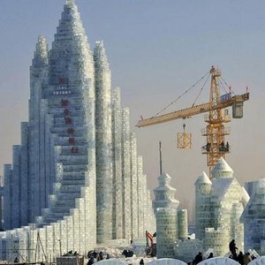 بالصور : قلعة صينية ضخمة مصنوعة من الجليد !