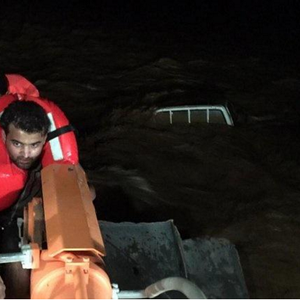 احتجاز وافد مصري وسط الأمطار يعكس قوة الحالة الجوية على القصيم