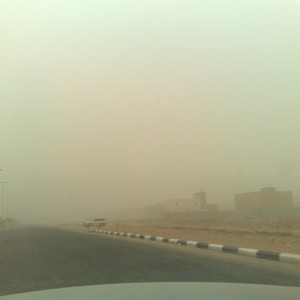 بالفيديو : أمريكية تنجو بأعجوبة بعد أن اصطدمت سيارتها بقطارين مسرعين !