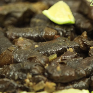 تعرفي على طريقة عمل ورق العنب بالزيت من مطبخ زيتونة