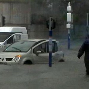 بالفيديو: الفيضانات تغمر مدينة مونبيليه الفرنسية