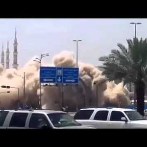 هدم خاطئ لفندق بجوار الحرم النبوي يكاد أن يسبب كارثة 