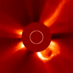 ناسا ترصد وقوع انفجار شمسي دفع بالأشعة الكهرومغناطيسية نحو الأرض 