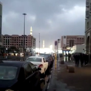 فيديو: صباح ماطر بالمنطقة المركزية في المدينة المنورة