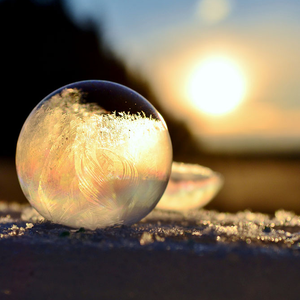 بالصور : هذا ما يحدث عندما تصور فقاعات الصابون و الحرارة تحت الصفر