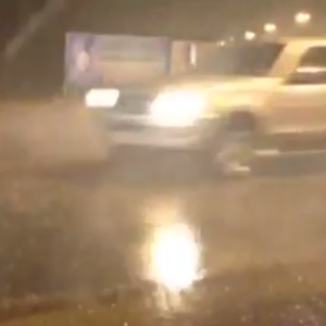 بالفيديو : عاصفة مطرية و بردية تضرب حائل