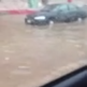 بالفيديو :أجزاء من المدينة المنورة تغرق بمياه الأمطار