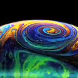 شاهد كيف تبدو الألوان في فقاعة الصابون و كأنها إعصار مُدمّر