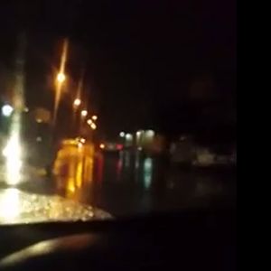 بالفيديو : تساقُط الأمطار في منطقة الرياض مساء الأربعاء 