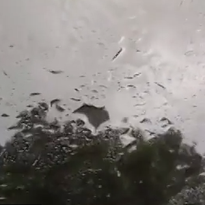 فيديو : أمطار متفرقة في أجزاء محدودة من جدّة نهار السبت 3-3-1435 هـ