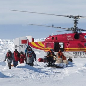 بالفيديو : مروحية صينية تنقذ ركاب عالقين في القارة المتجمدة الجنوبية