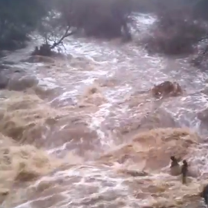 فيديو مميز : شاهد سيول الطائف الجارفة نهار الأحد خلال 3 دقائق