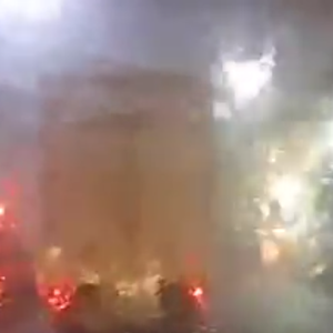 فيديو : توقف حركة السير في حائل من شدة الأمطار صباح الأحد