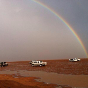 بالصور : عاصفة رعدية مع غروب الشمس في رفحاء .. و النتيجة ظُهور قوس المطر