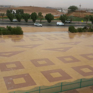 بالصور : تساقُط أمطار الخير على طريق الرياض – المجمعة