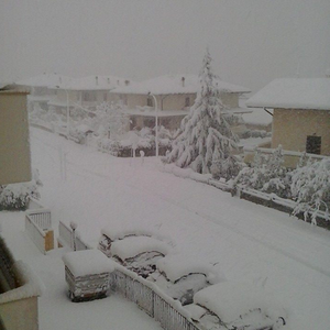 بالصور: عاصفة ثلجية تضرب إيطاليا و أجزاء من شرق أوروبا و تأثير سلبي على العديد من الدول العربية الآسيوية