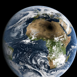 بالفيديو : شاهد كيف حل الظلام على الأرض نهاراً يوم كسوف الشمس من الفضاء خلال 6 ثواني