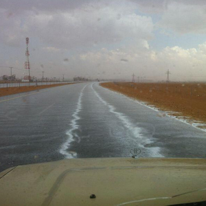 بالصور : أمطار الخير تبدأ على أجزاء من شمال السعودية..و الأنظار تترقب ساعات صباح الجُمعة