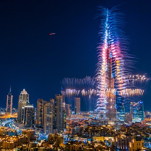 هل تساءلت كيف يتم تحضير الألعاب النارية في برج خليفة ؟!