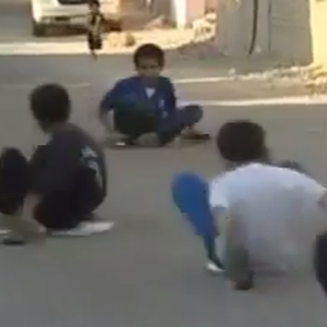 بالفيديو : ظاهرة التزلج على الاسفلت تجتاح شوارع جدة