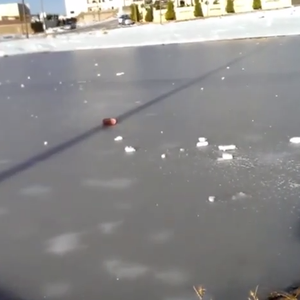 فيديو : تجمُد برك المياه بالكامل في العاصمة عمّان بعد موجة البرد