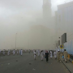 عاصفة رملية تجتاح أجزاء واسعة من منطقة مكة المُكرمة 