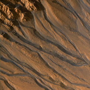 10 صور أثبتت وجود المياه على سطح المريخ 