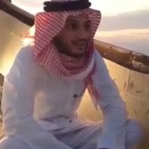 يُفطِرون فوق هلال برج الساعة بمكة المُكرمة 