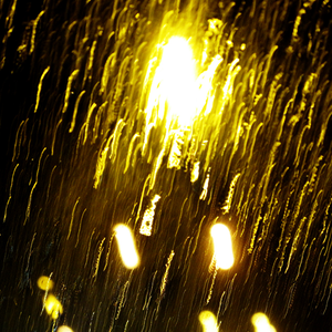 تساقُط الأمطار على الخرج فجر الأحد 