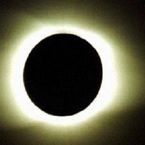 شاهد بالفيديو الكسوف الكلي للشمس خلال العام الماضي 