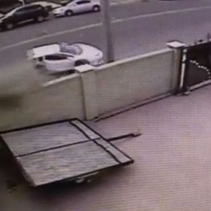 بالفيديو: حادثة تقسم سيارة "لامبورجيني" إلى نصفين!