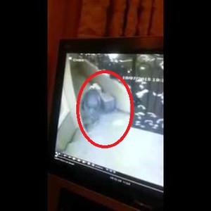 عائلة كويتية توثق سرقة منزلهم وقت الإفطار في رمضان